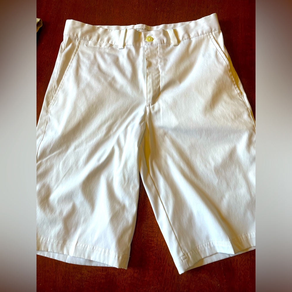 Nike men’s white golf shorts size 28